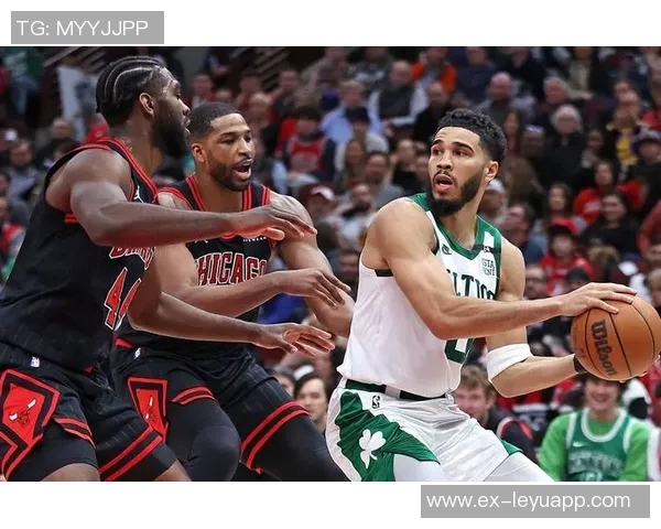 美职篮新赛季东部展望:绿军重建之路与三强争霸的激烈对决 美职篮新赛季东部展望:绿军重建之路与三强争霸的激烈对决